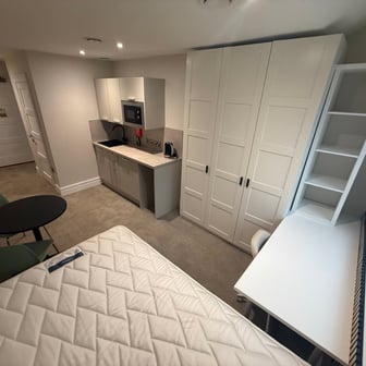 Silver Room - Image 7